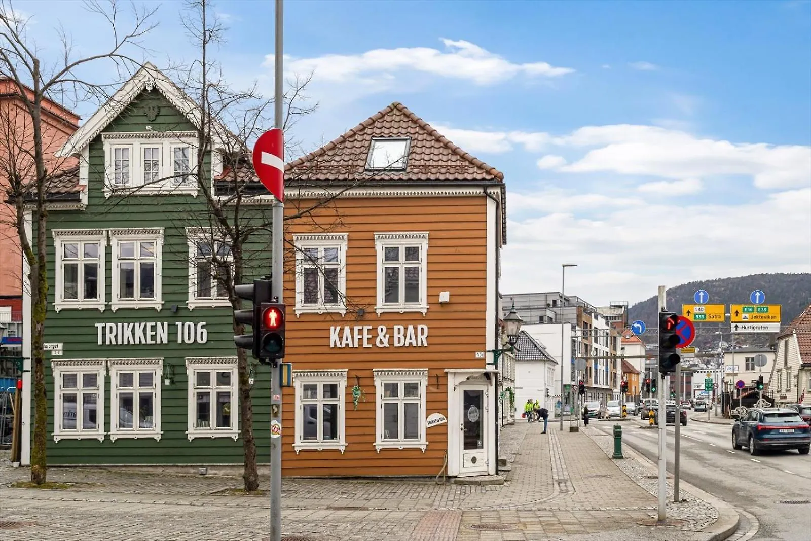 Homerentals L Central & Convenient - Queen Bed Bergen Lägenhet